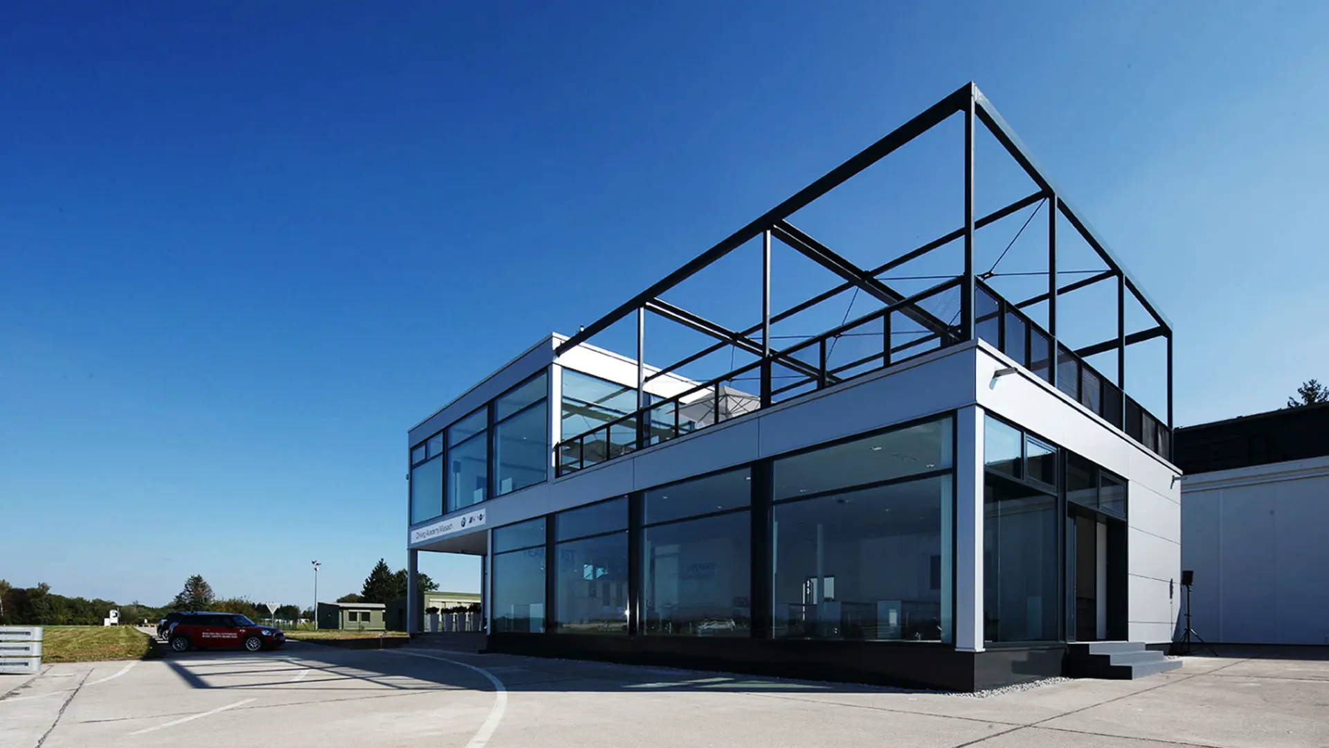 BMW Empfangsgebäude Maisach